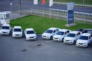 парк сервісних автомобілів компанії "АМАКО Україна" поповнився 8 новими моделями Renault Logan