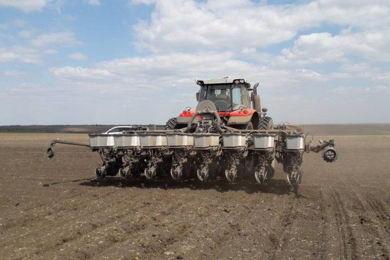 Трактор MF7722S + Precision Planting сеялка